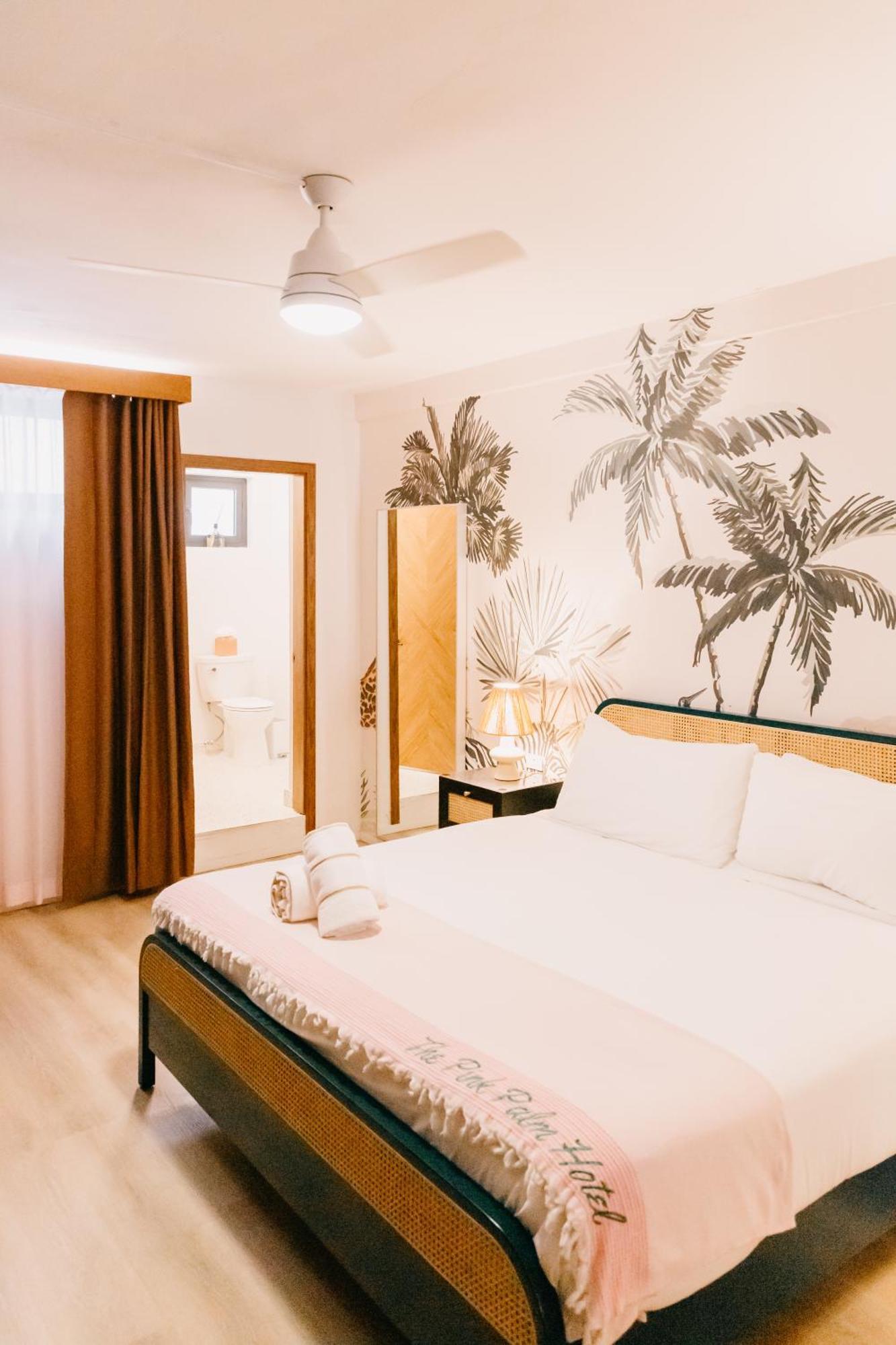 The Pink Palm Hotel - Adults Only シャーロット・アマリー エクステリア 写真